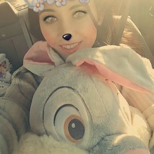 Meet your Posher, Danielle